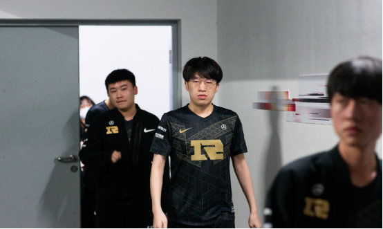 而非骤然改 而非骤然改