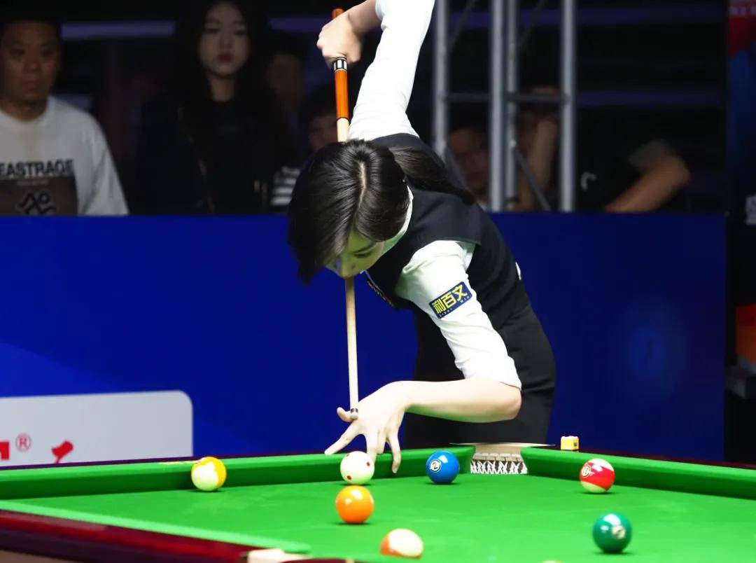 的青少年加 的青少年加