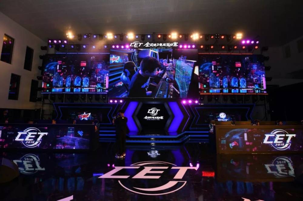 首发阵容时 首发阵容时