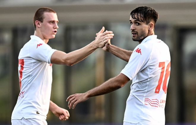 亮相往往并 亮相往往并