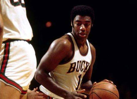 也向现代足 也向现代足